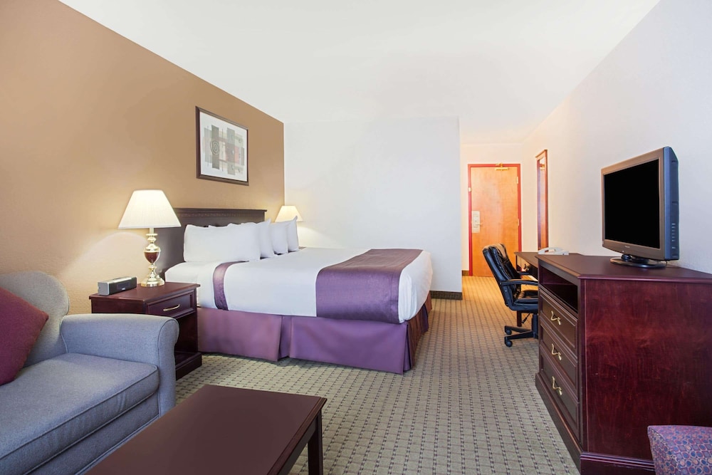 Room, 1 Queen Bed with Sofa bed, Non Smoking photo 1