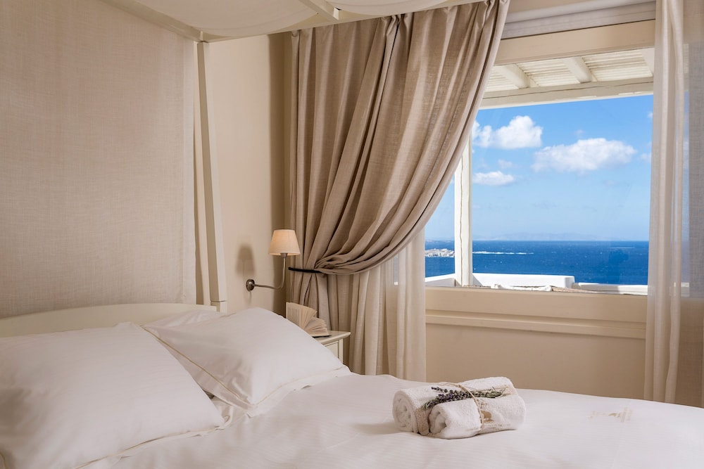 Superior Suite, Sea View - Photo 4