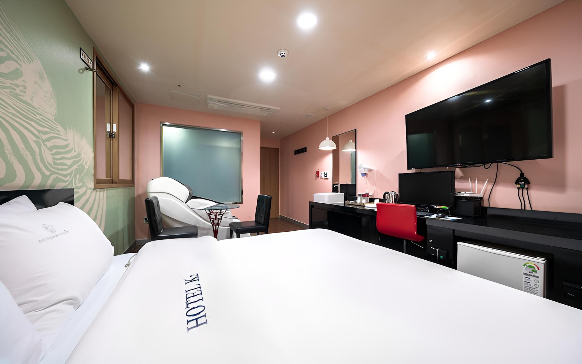 Room (VVIP (Netflix available massage chair) - Photo 1