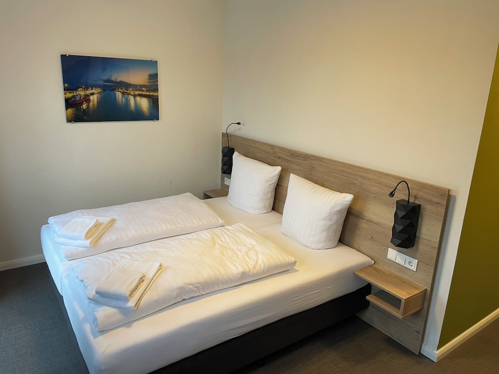Classic Double Room, 1 Queen Bed, Non Smoking, City View