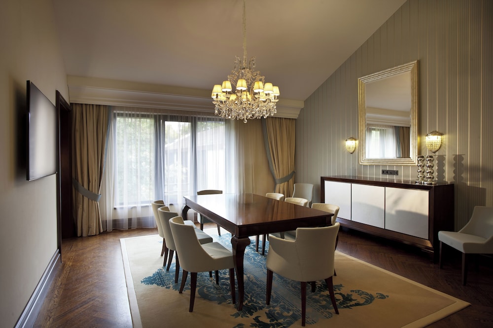 Presidential Suite, 1 King Bed, Lake View
