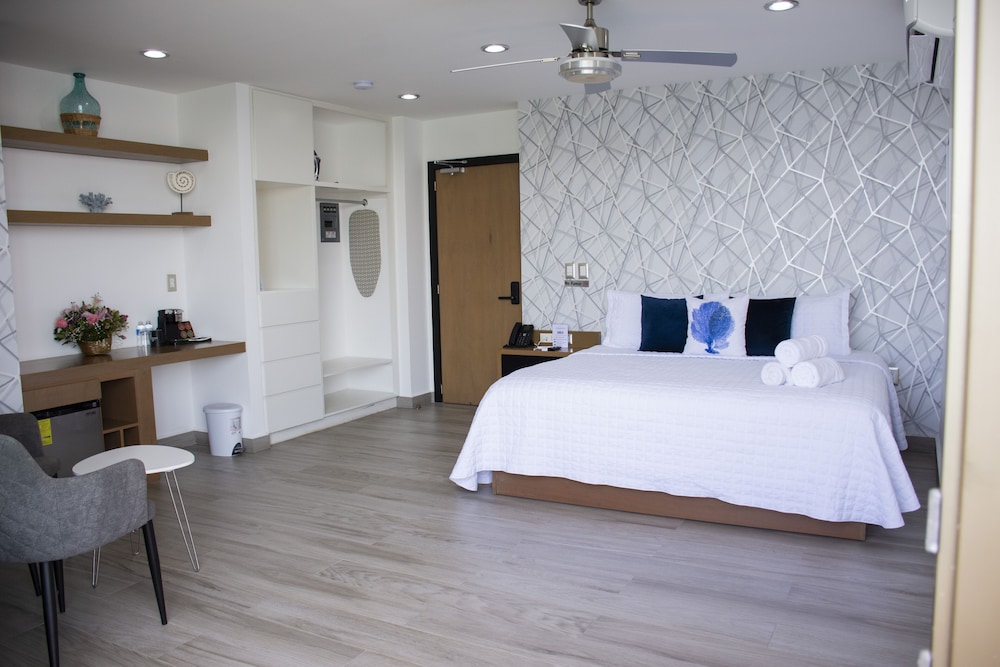 Luxury Room, 1 King Bed