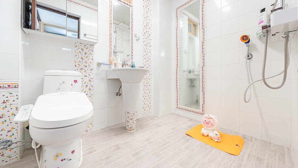 Basic Room, 1 Bedroom (Poodle 3) - Photo 8