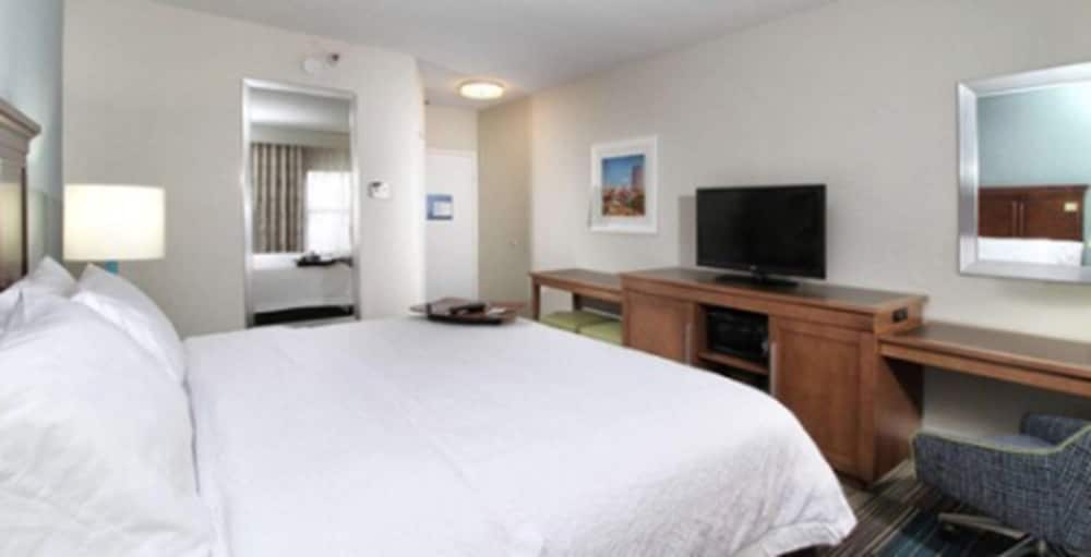 Room, 1 King Bed photo 2