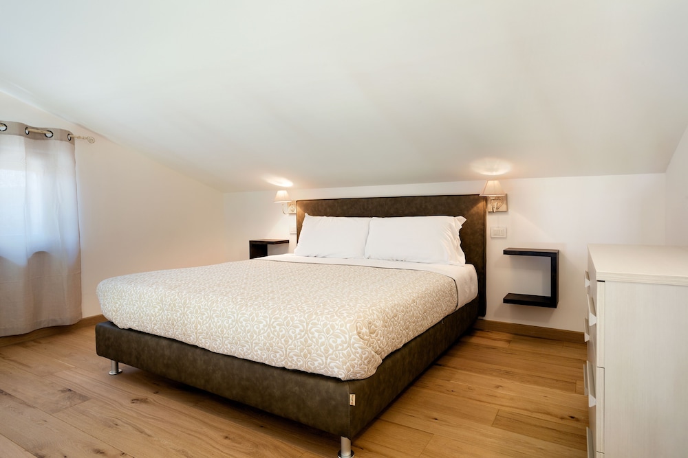 Deluxe Duplex photo 3