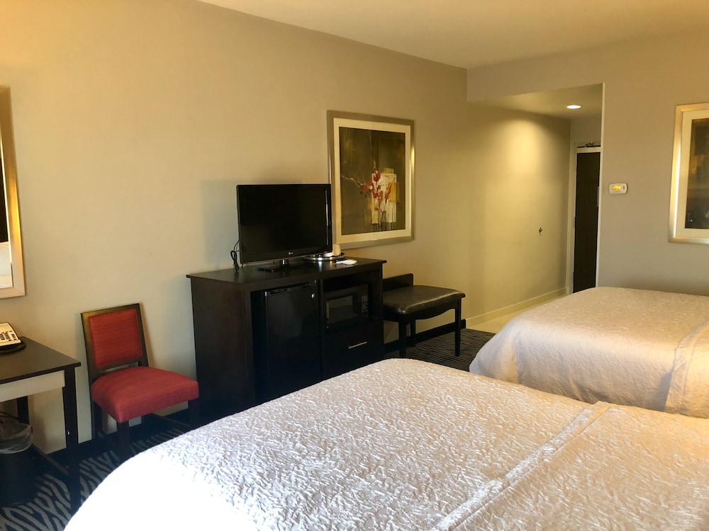 Room - Photo 2
