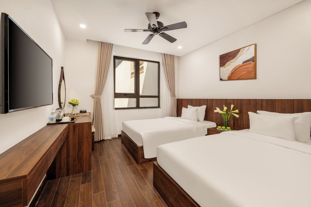 Deluxe Twin Room, City View