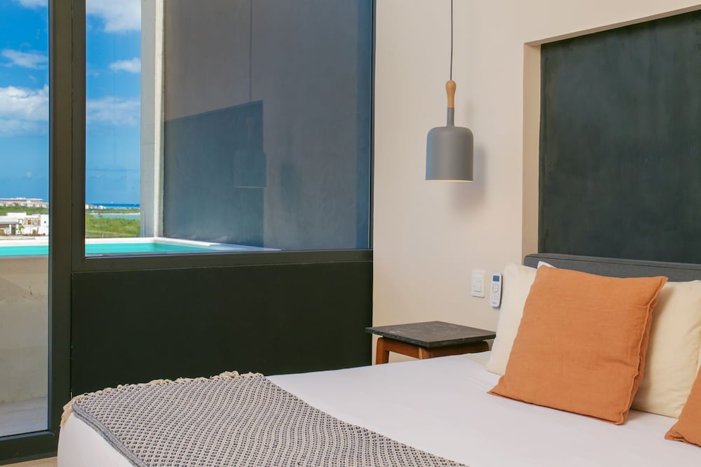 Luxury Penthouse, 1 King Bed With Sofa Bed, Private Pool, Ocean View