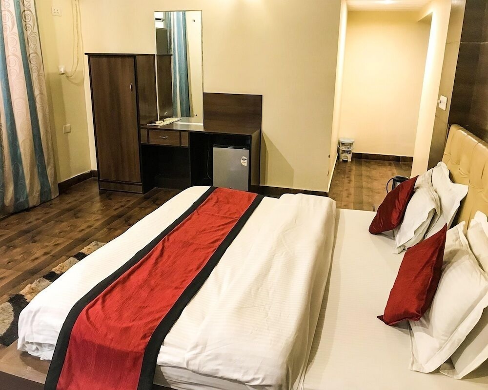 Deluxe Room - Photo 19