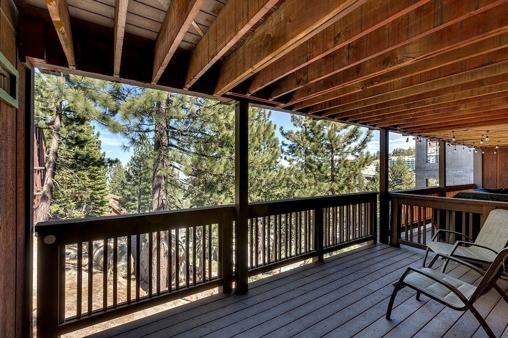 Condo, 2 Bedrooms