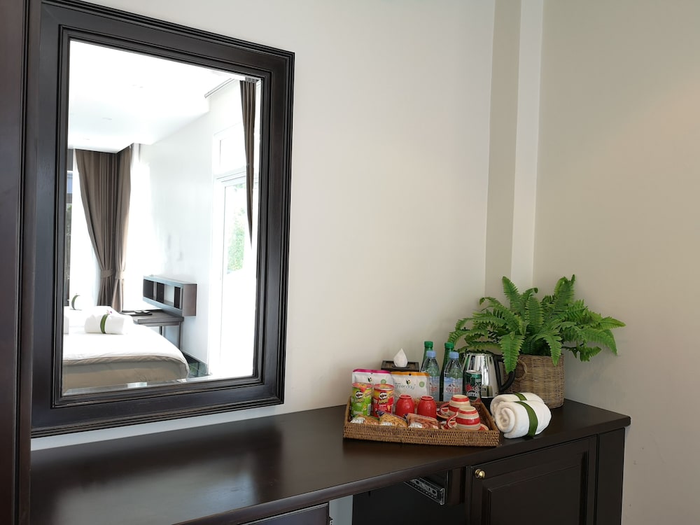 Junior Villa, 2 Bedrooms, Pool View - Photo 4