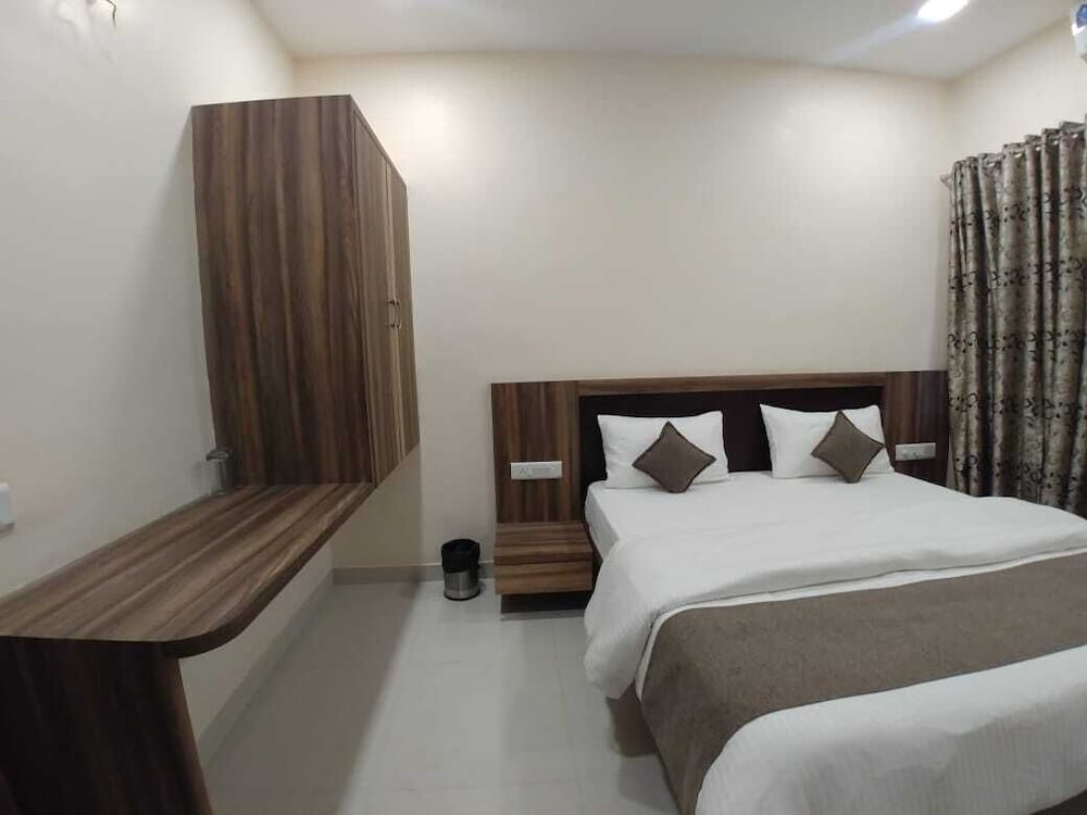 Deluxe Room - Photo 1