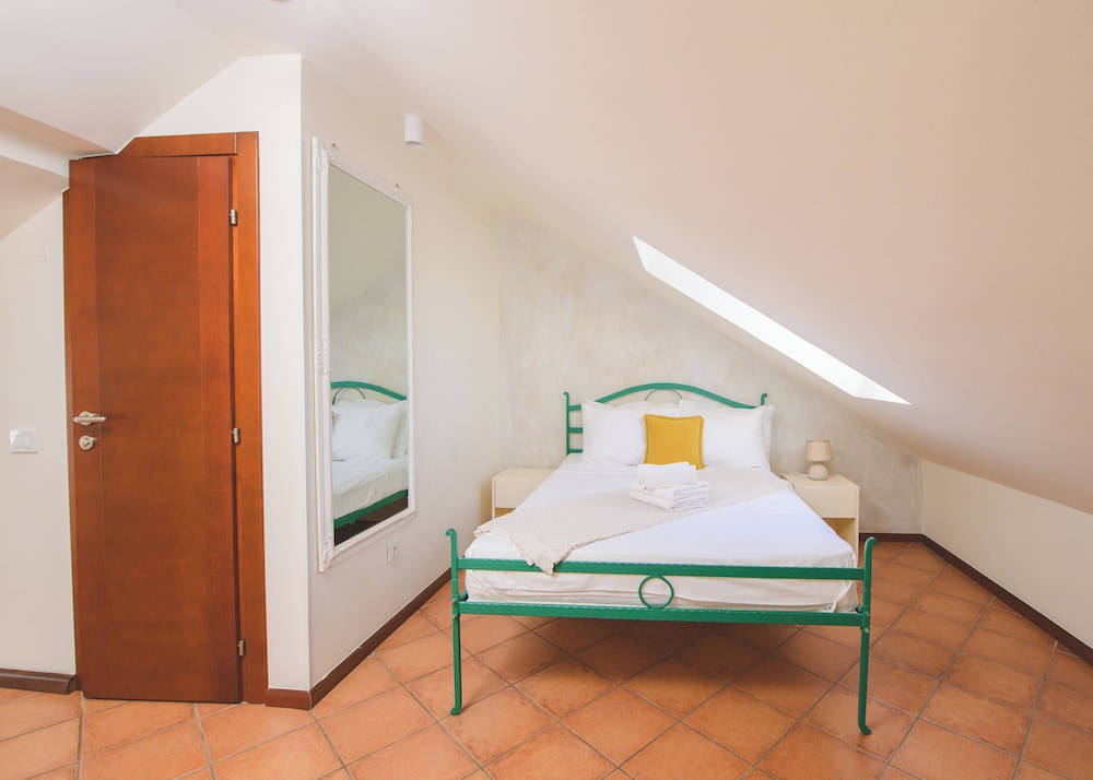 Triple Attic Room photo 2