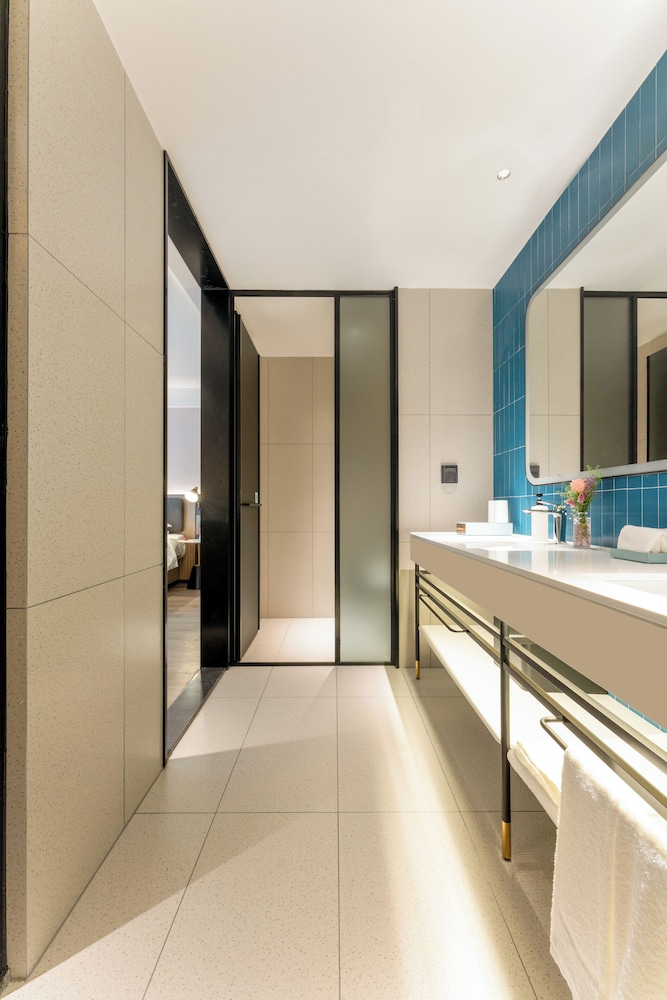 Luxury Twin Room, City View photo 3