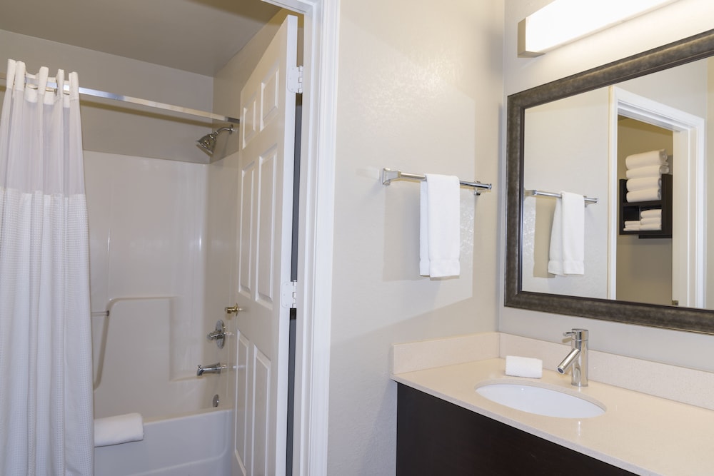 Suite, 1 Bedroom, Kitchen - Photo 4