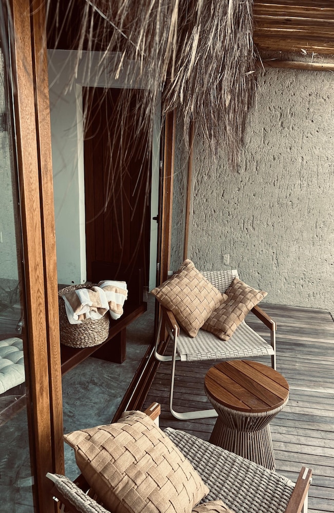 Luxury Bungalow, 1 King Bed, Sea View photo 2