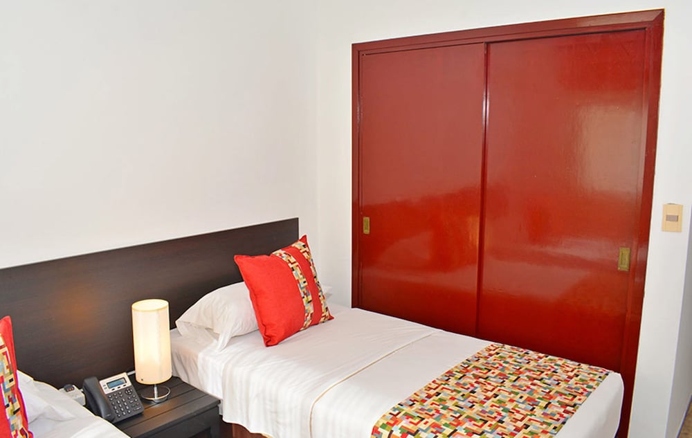Twin Room, 2 Twin Beds, Non Smoking photo 3