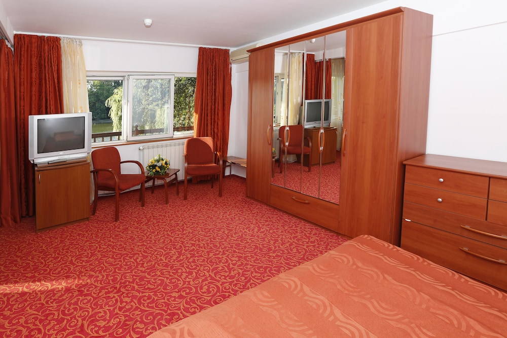 Suite - Photo 2