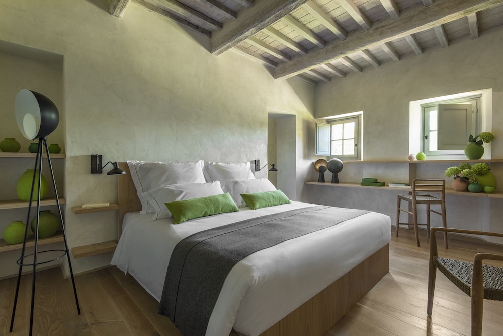 Junior Triple Room, Multiple Beds photo 3