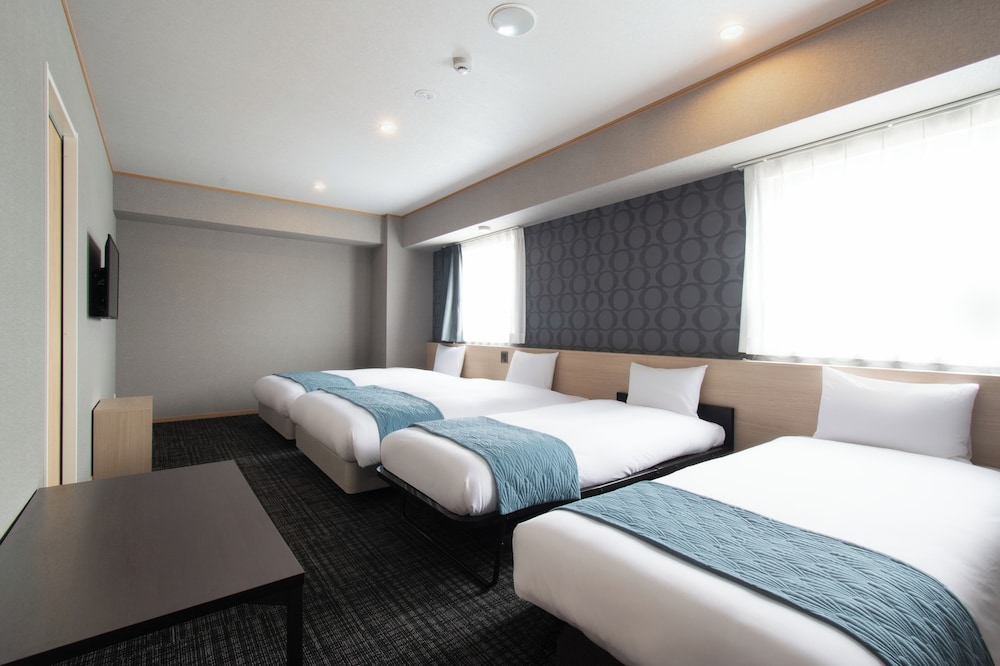 Deluxe Twin Room (With 2 Extra Beds), Non Smoking