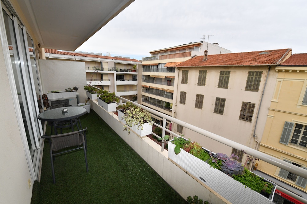 Studio Moliere (emplacement à 100 m de l'hôtel) photo 2