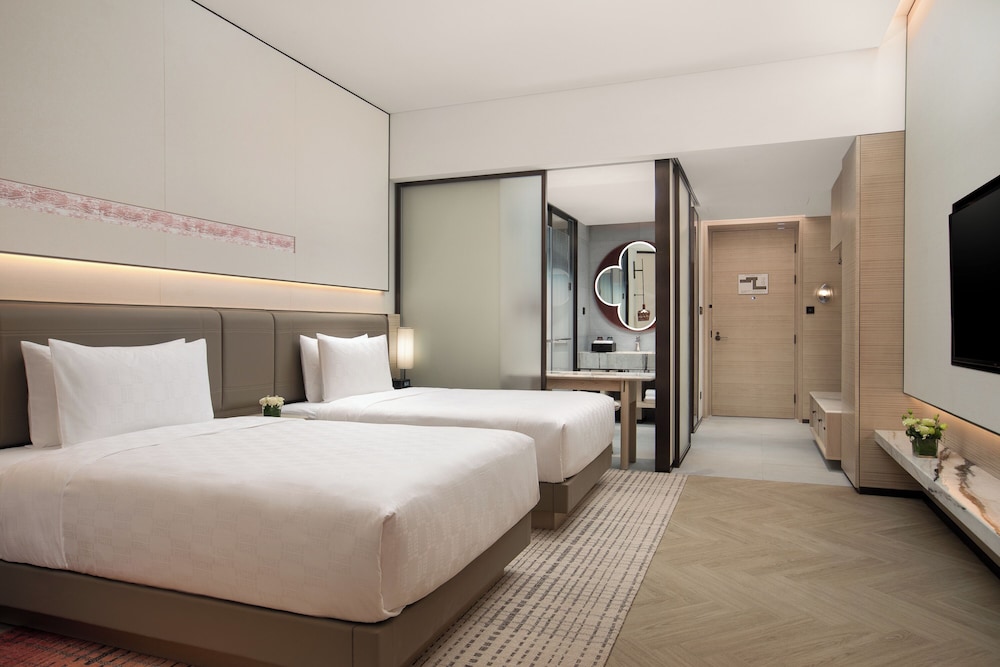 Standard Room, 2 Double Beds, Lake View
