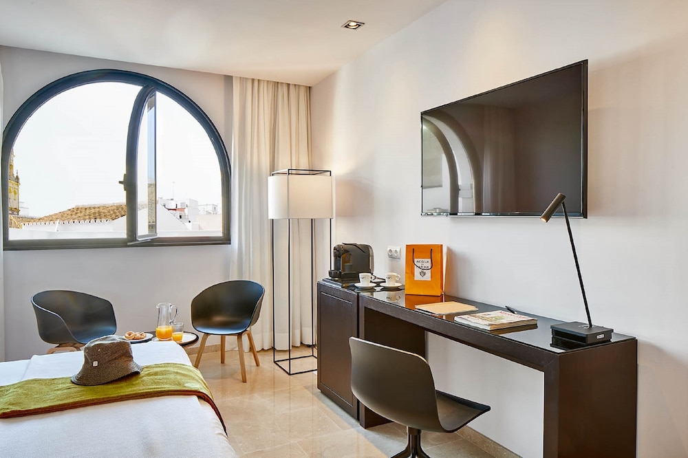 Standard Double Room - Photo 5