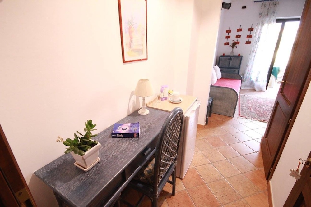 Superior Triple Room, Sea View photo 2