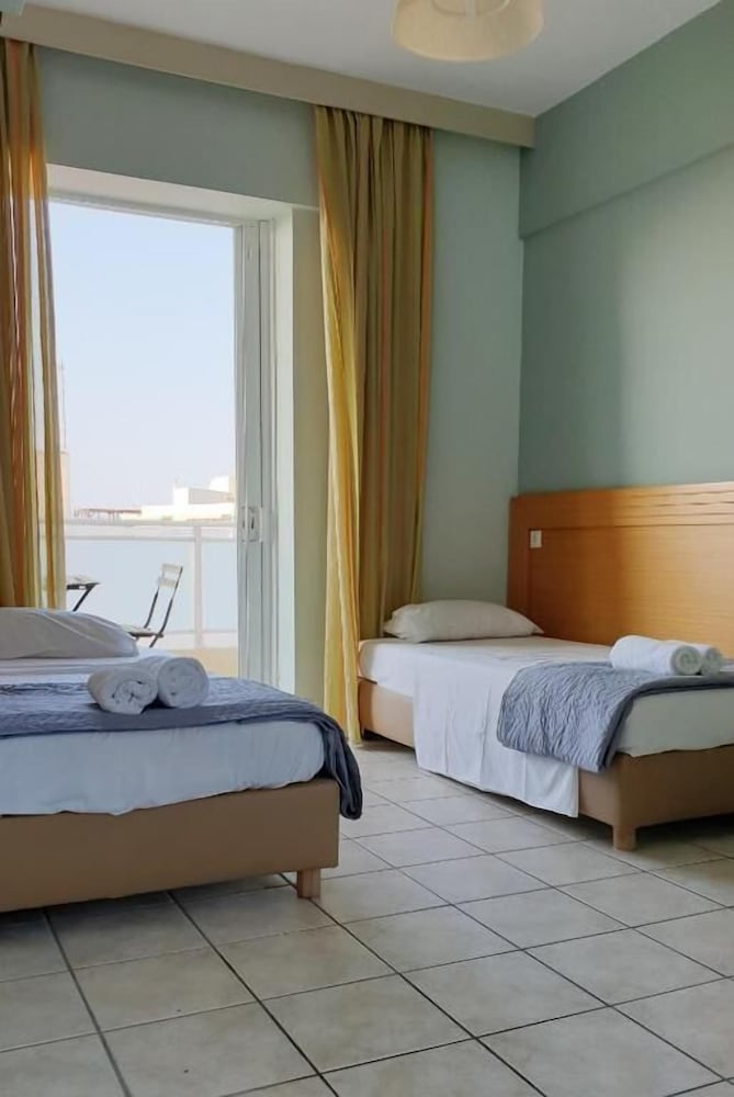 Quadruple Room - Photo 2