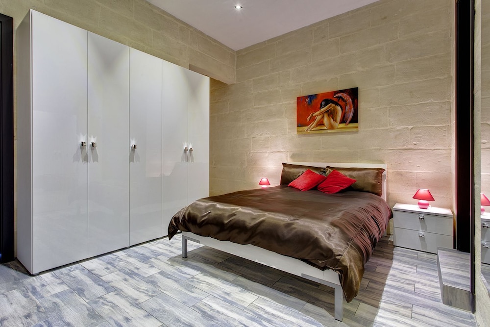 House, 1 Bedroom photo 2