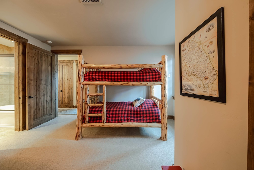 Chalet, Multiple Beds, Hot Tub, Mountain View (Wilderness Club Chalet) photo 3