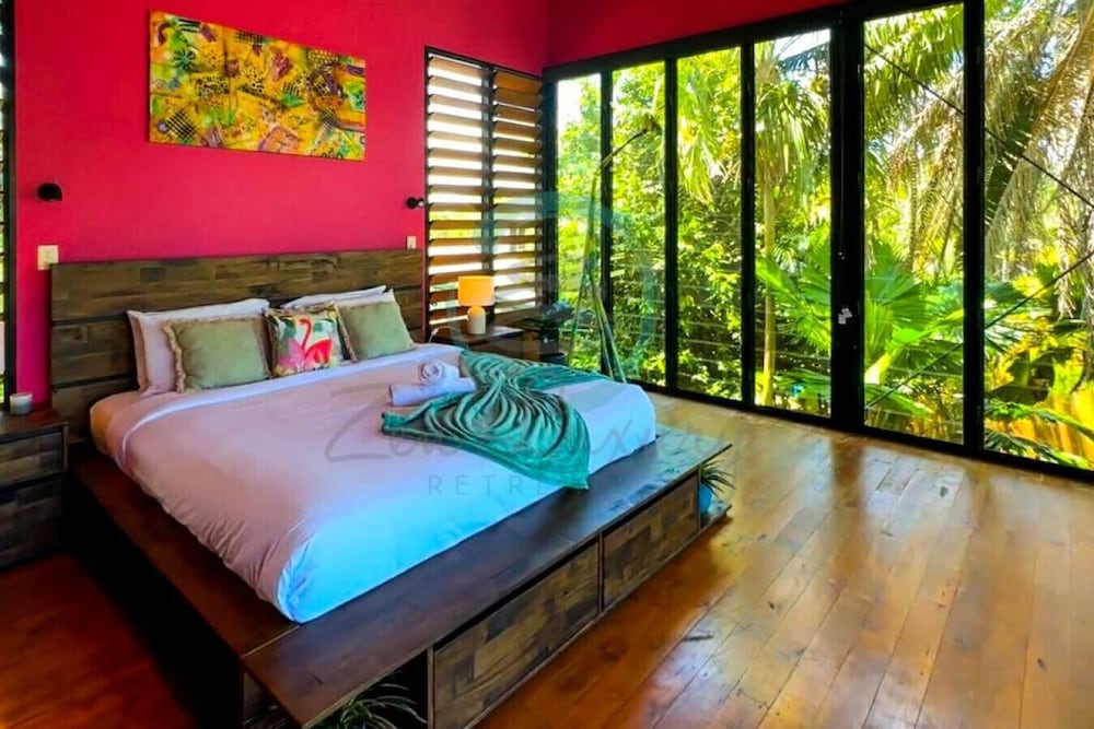 Exclusive House photo 1