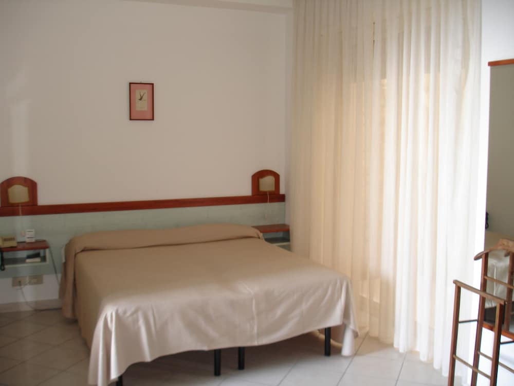 Standard Double Room - Photo 1