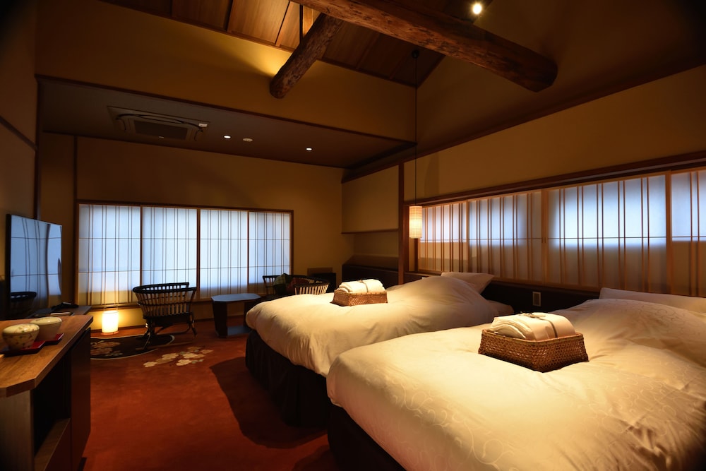 Botan Twin Room (Guests must be at least 7 years old.)