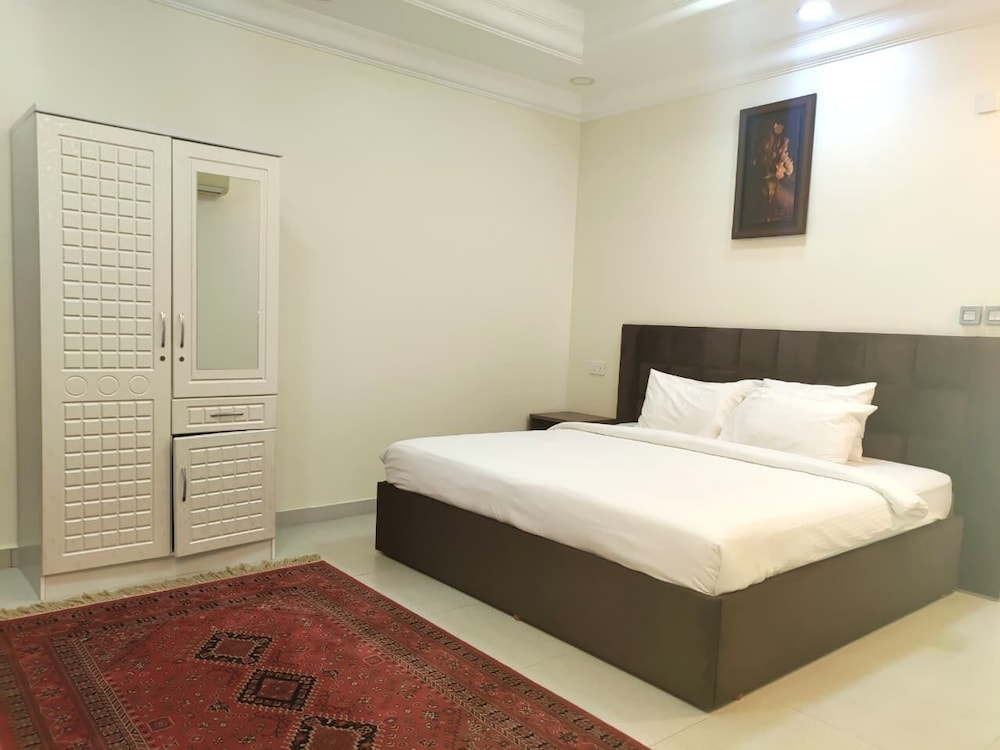 Grand Villa, 2 Bedrooms, Garden View, Poolside photo 3