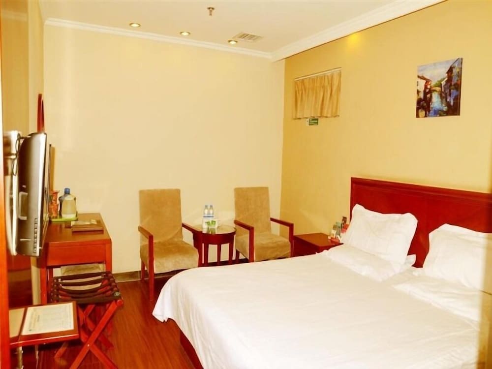 Standard Room, 1 King Bed