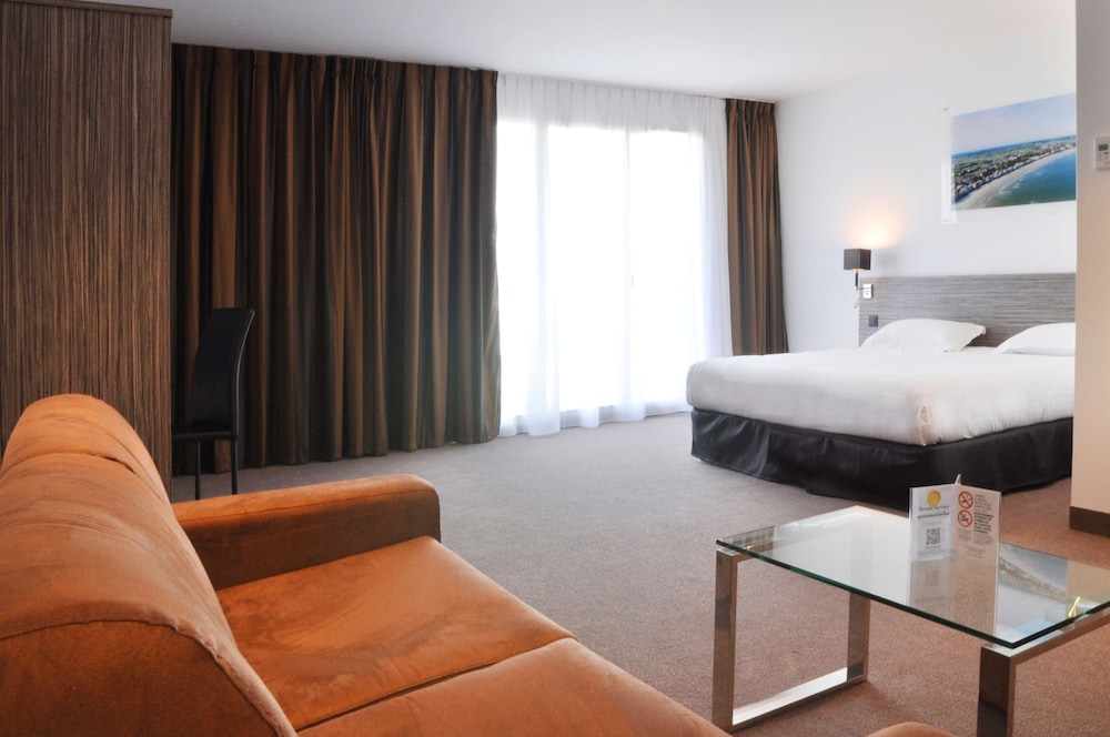 Deluxe Suite photo 3