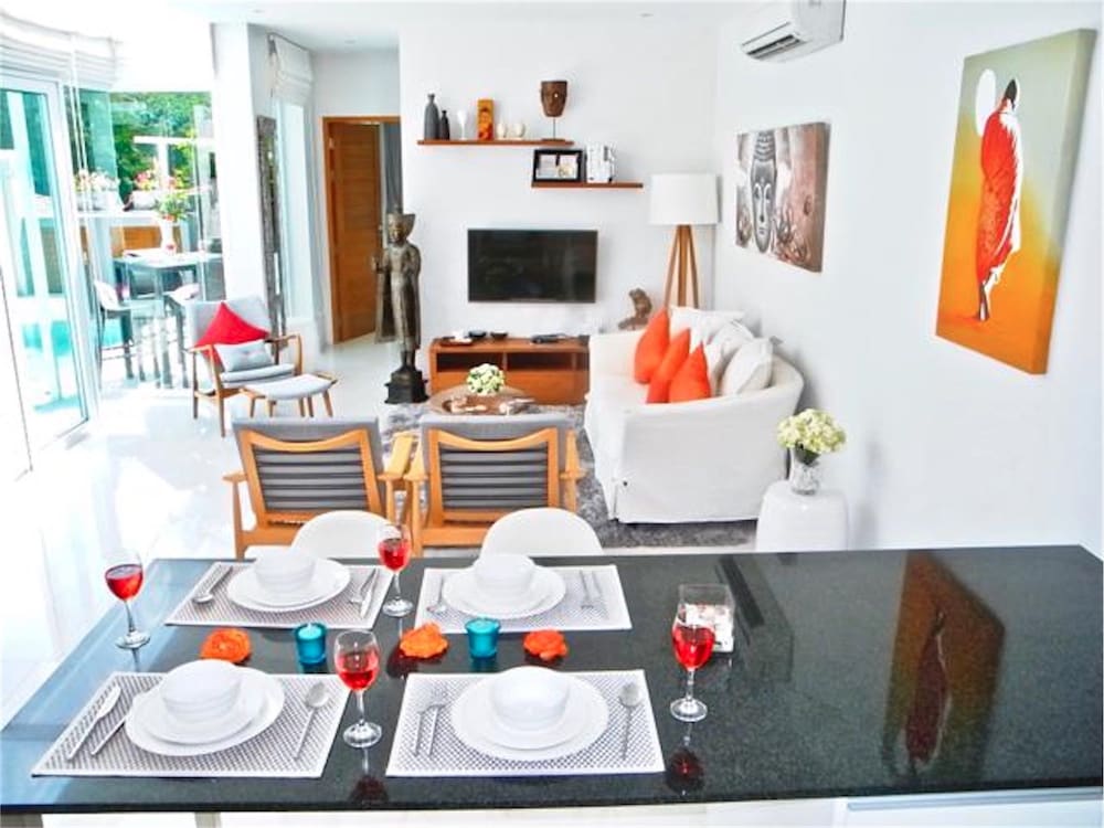 Villa, 2 Bedrooms, Poolside photo 3