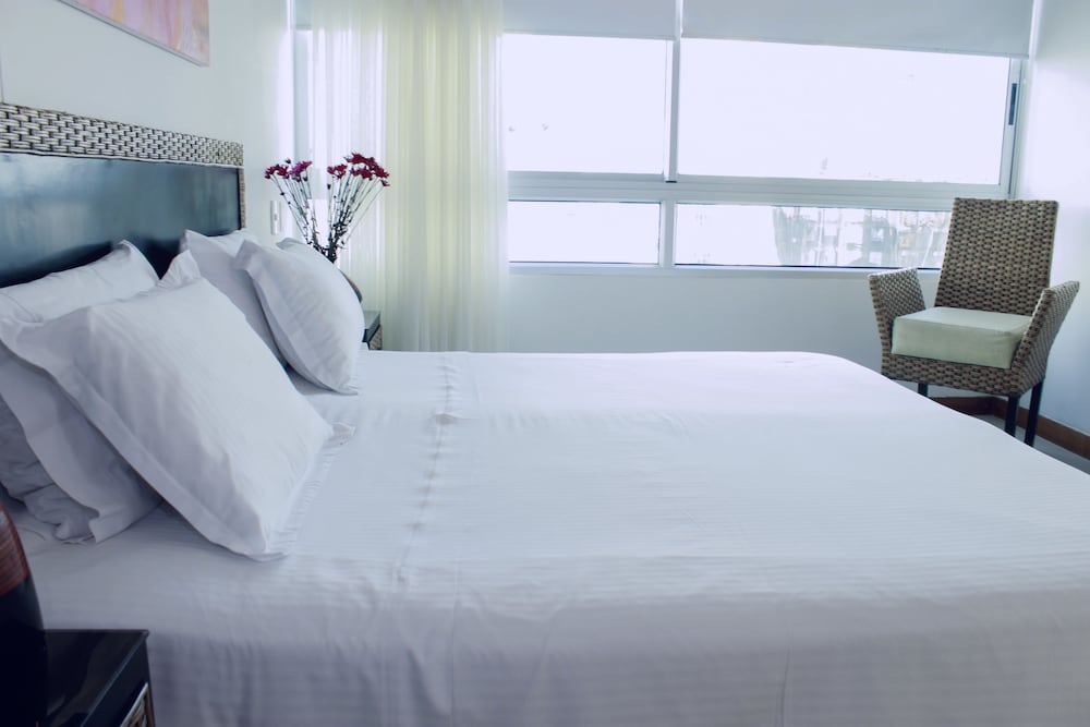 Apartment, 3 Bedrooms, Ocean View, Beachfront photo 3