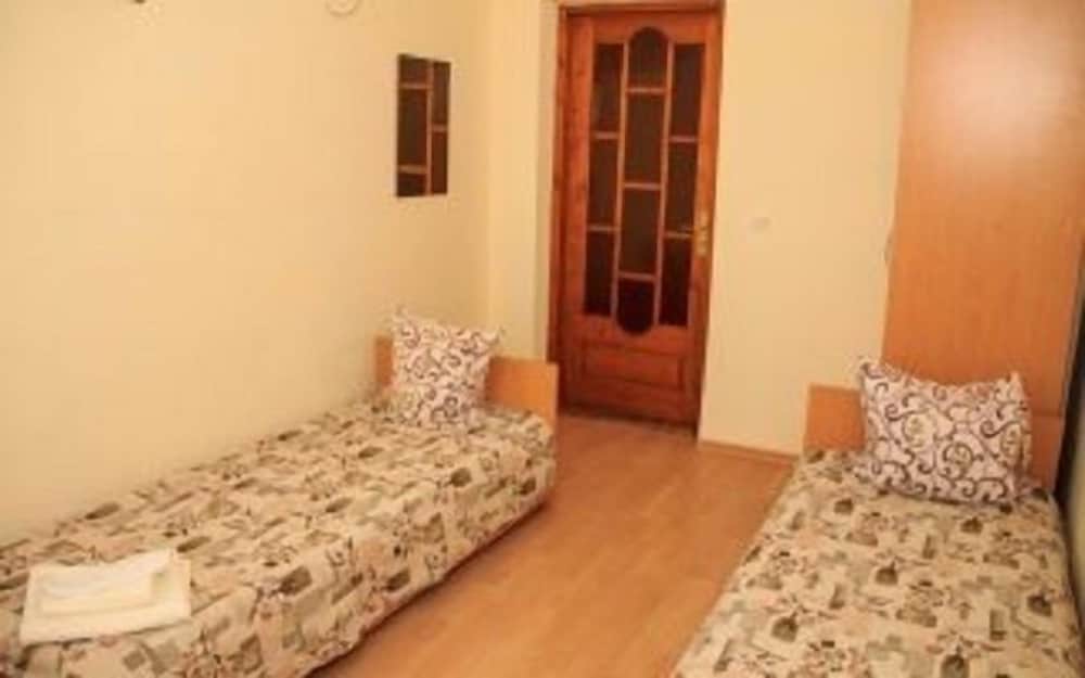 Economy Double or Twin Room, Courtyard View photo 2