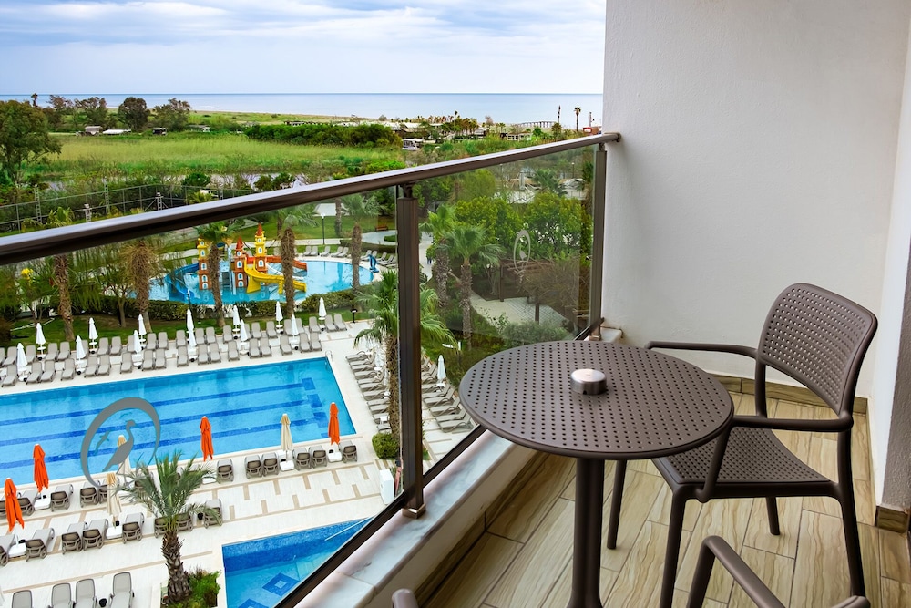 Standard Room, Partial Sea View photo 2