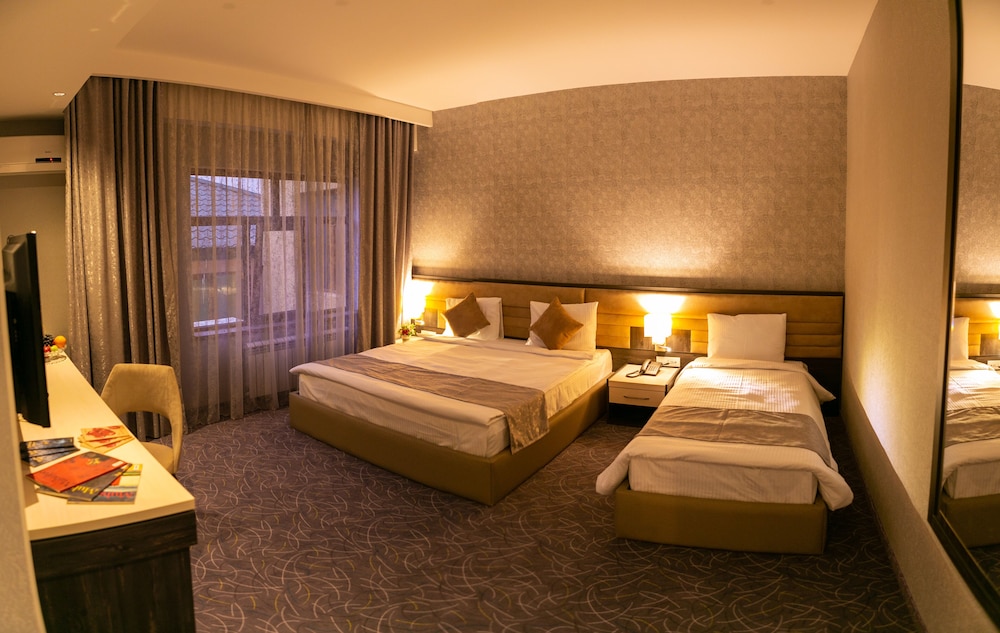 Standard Triple Room - Photo 2