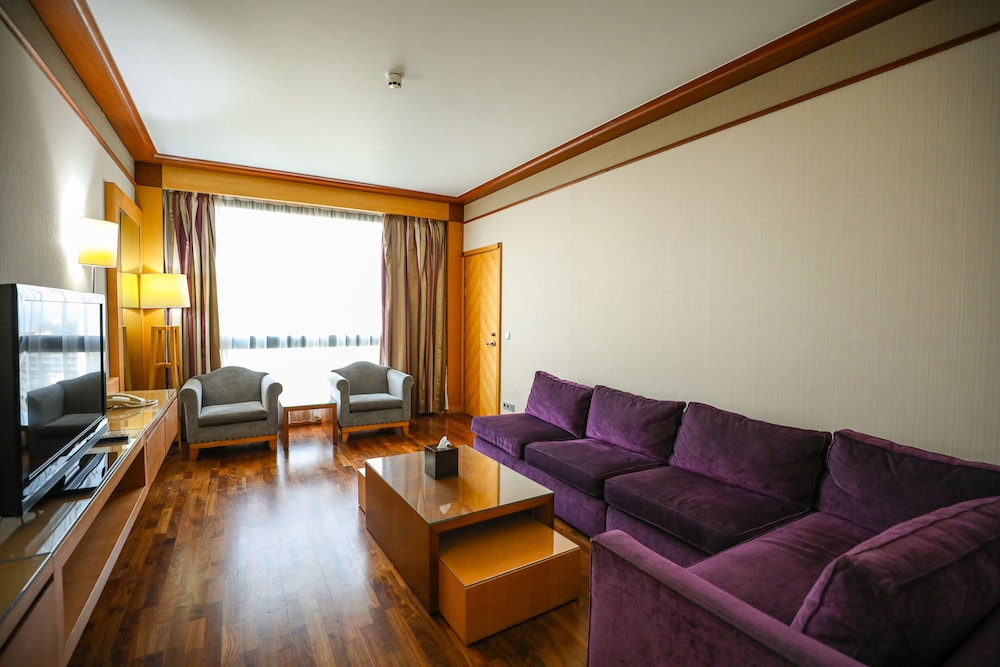 Suite, 1 Bedroom (Living Area) - Photo 1