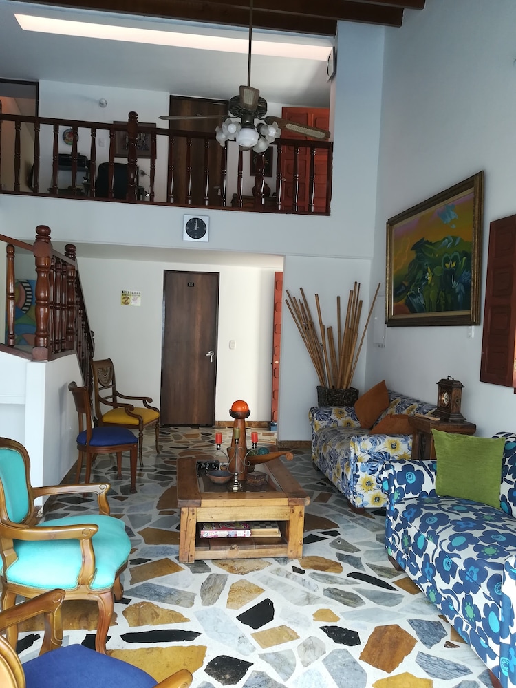 Comfort Room, Multiple Beds, Non Smoking photo 3