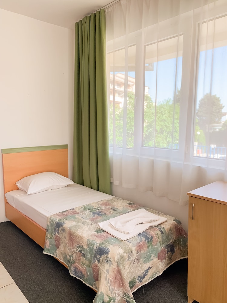 Standard Quadruple Room photo 3
