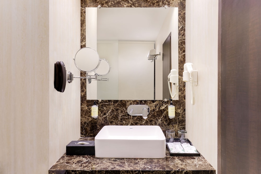 Executive Suite Room - Photo 6