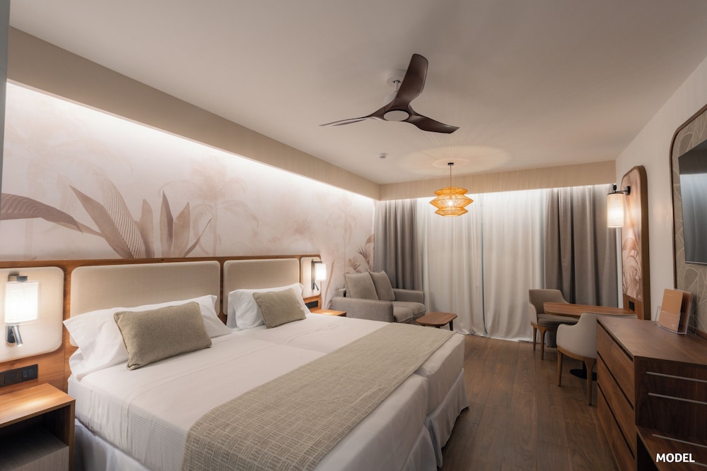 Junior Suite (Lateral Sea View)