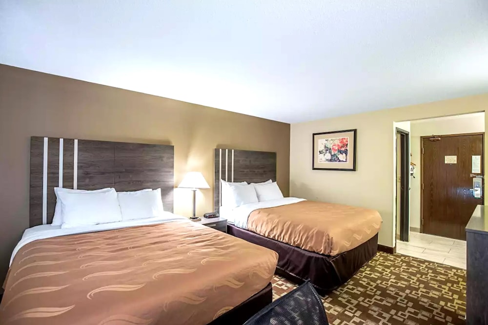 Standard Room, 2 Queen Beds, Non Smoking - Photo 4