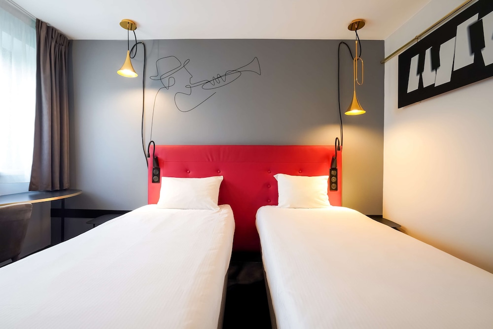 Standard Room, 2 Twin Beds - Photo 1