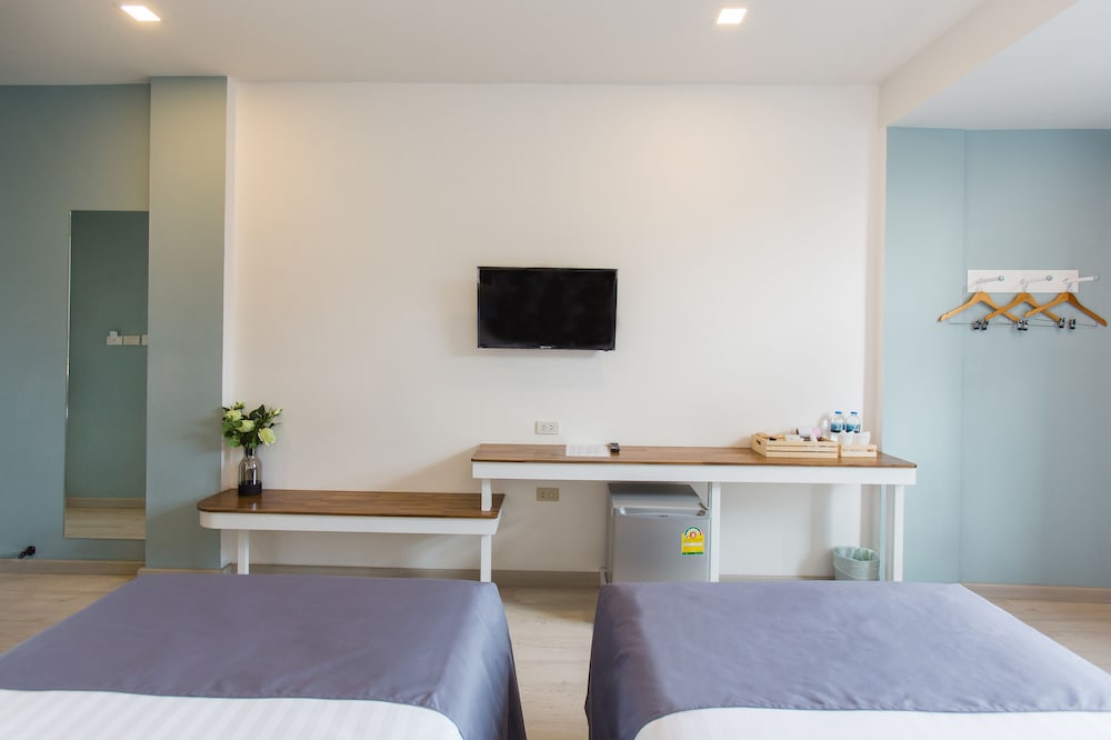Standard Twin Room - Photo 7